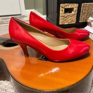 👠Classic RiverBerry Red Patent Red Pumps!